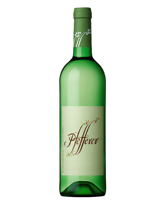 bottle of Pfefferer Moscato Giallo Colterenzio