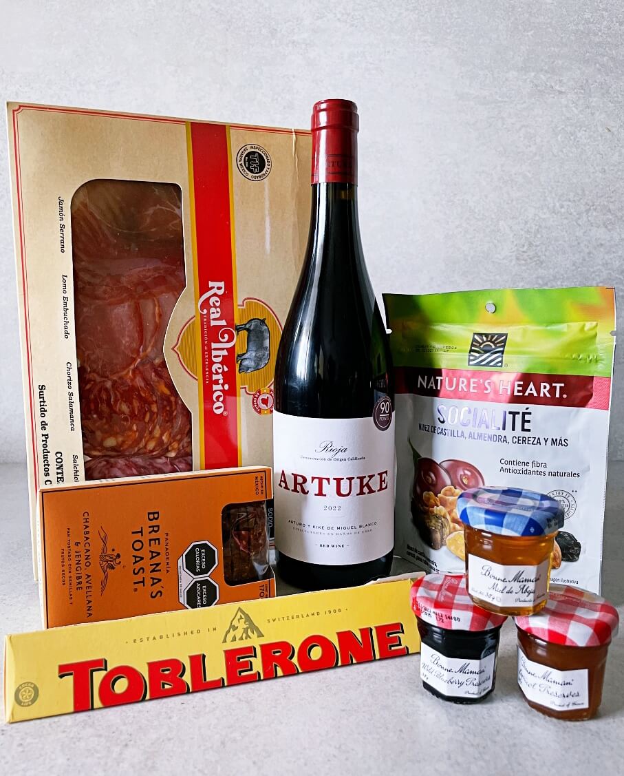 gourmet edited_ artuke gourmet gift box with Rioja red wine