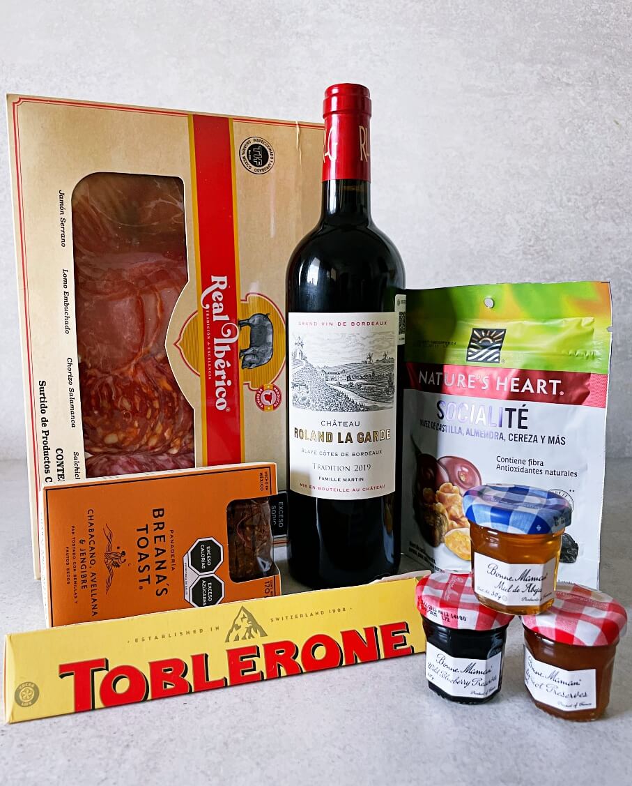 gourmet gift box - bordeaux red